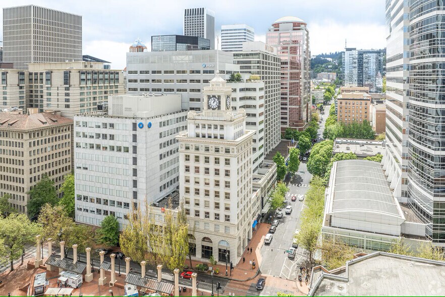 More Photos Of 800-818 SW Broadway, Portland Office For Sale