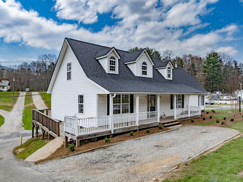 More Photos Of 396 New Leicester Hwy, Asheville Office For Sale
