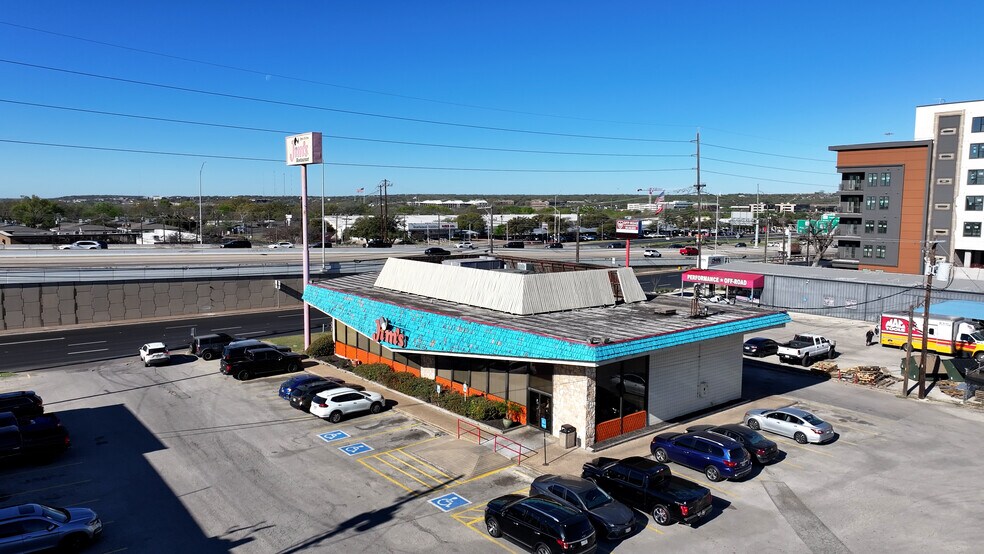 More Photos Of 9091 Research Blvd, Austin Restaurant For Lease
