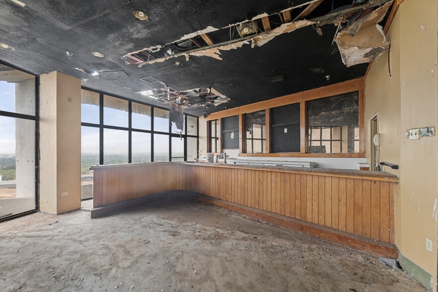 More Photos Of 1 S Main Ave, Laredo Hotel For Sale