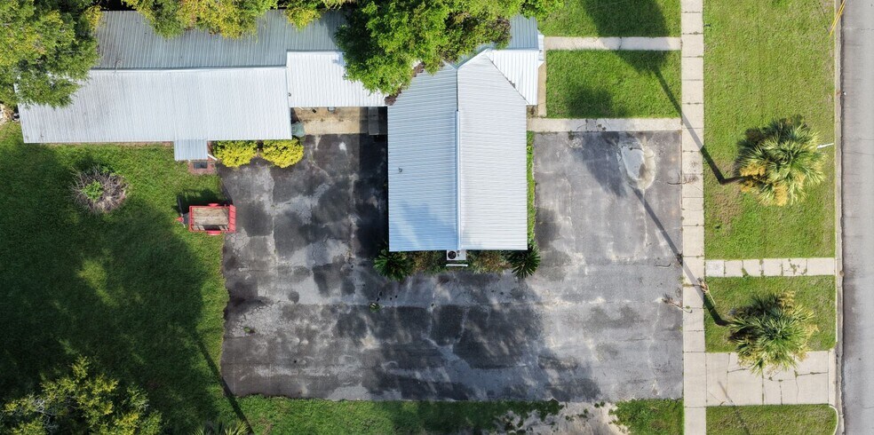 More Photos Of 167 W Orange St, Jesup Medical For Sale