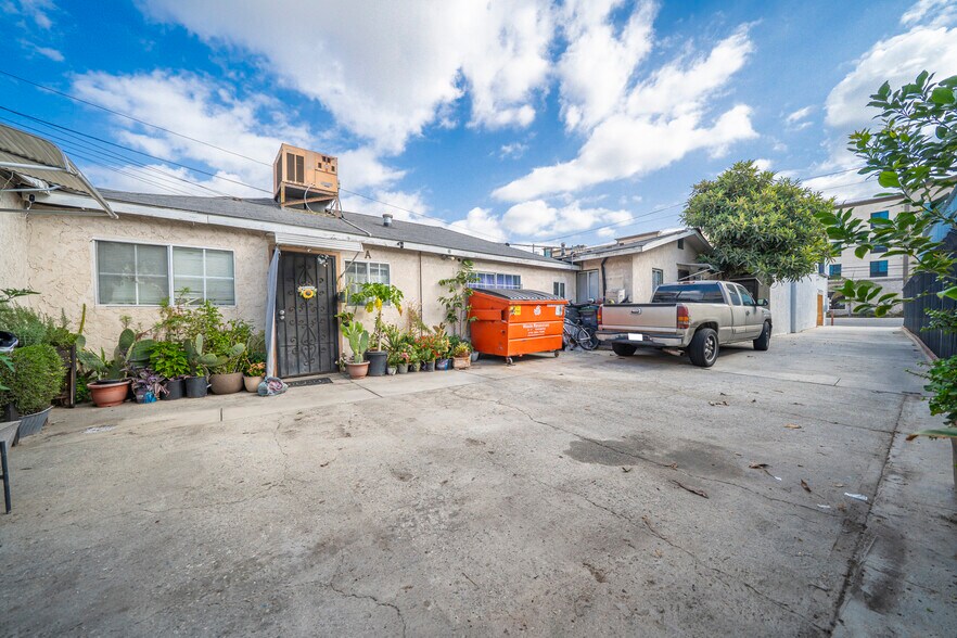 More Photos Of 14415 S Western Ave, Gardena Storefront Retail Residential For Sale