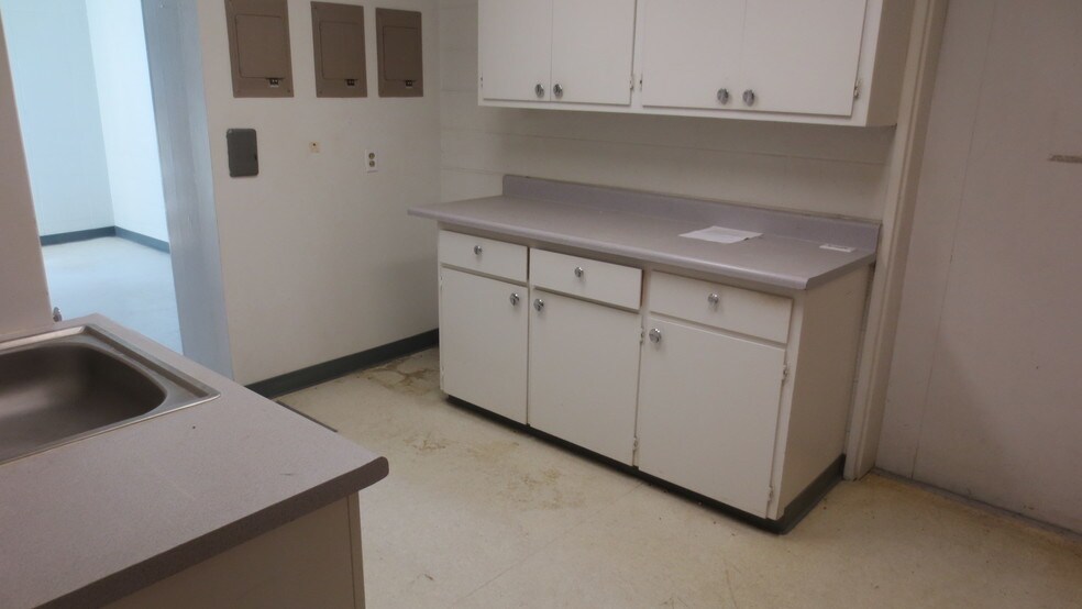 More Photos Of 360 W Sycamore St, Willows Office For Sale