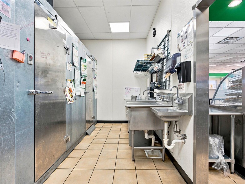 More Photos Of 810 North Ave, Grand Junction Freestanding For Sale
