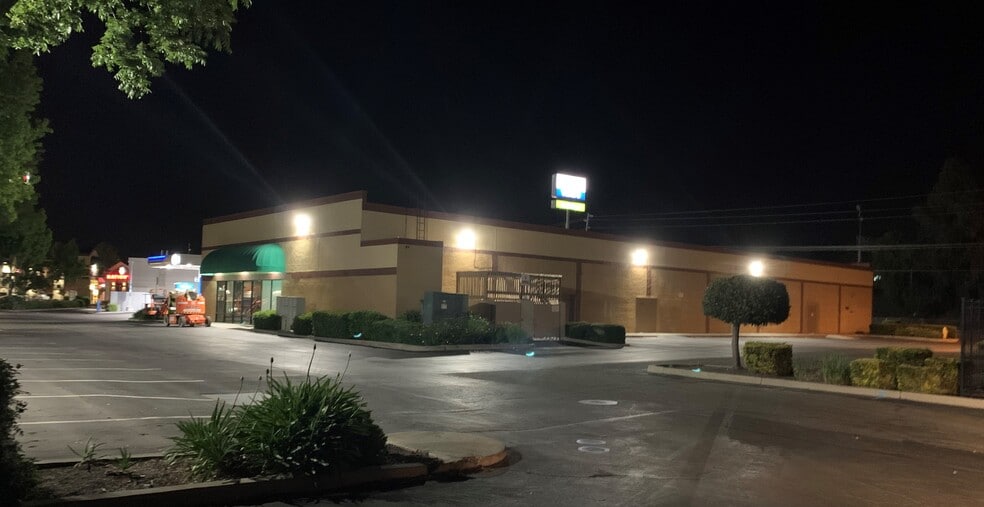More Photos Of 3410-3436 W Hammer Ln, Stockton Unknown For Lease