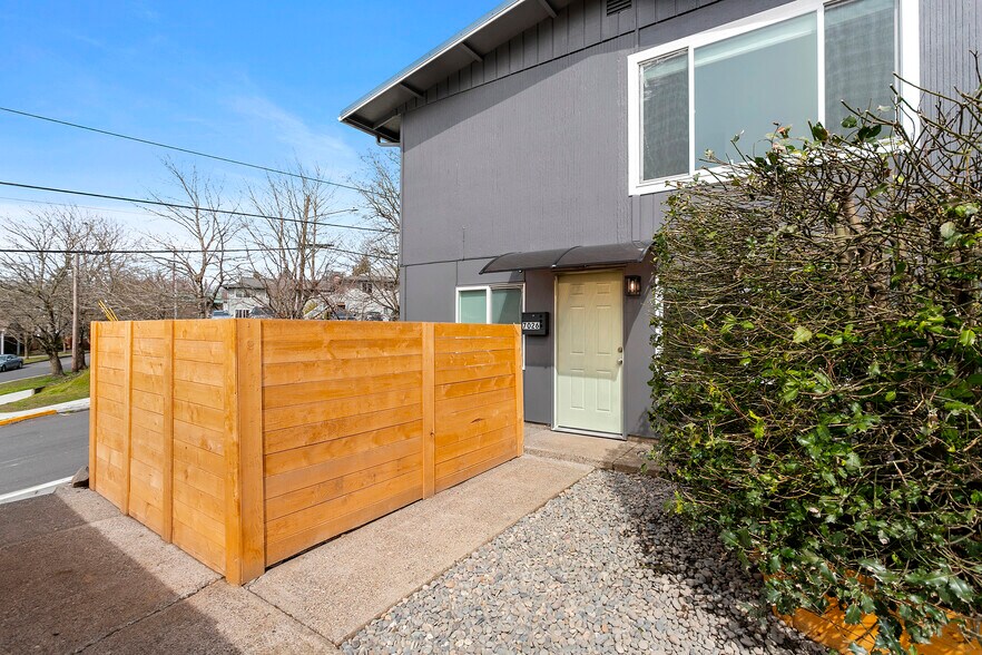 More Photos Of 8525-8529 N Willamette Blvd, Portland Apartments For Sale