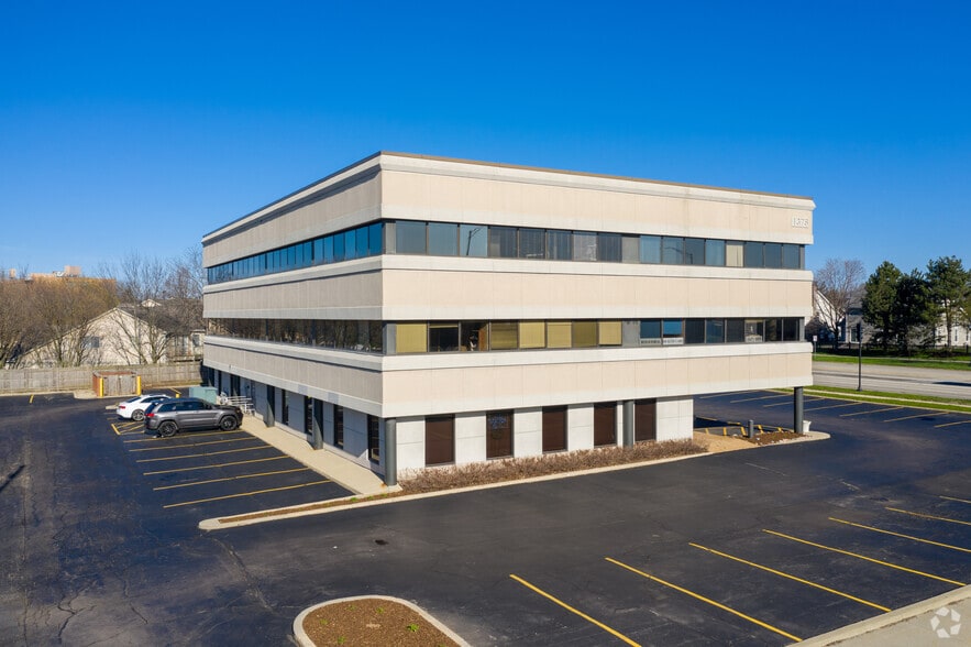 More Photos Of 1375 E Schaumburg Rd, Schaumburg Medical For Lease