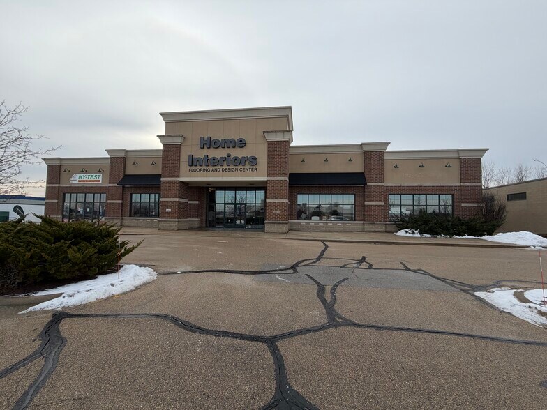 More Photos Of 4803 Michaels Dr, Appleton Freestanding For Sale