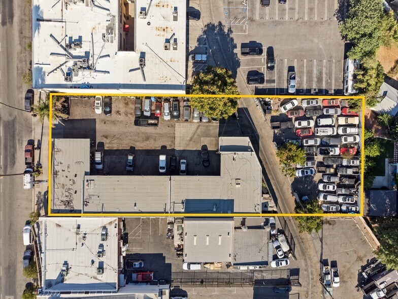 More Photos Of 17630 Sherman Way, Van Nuys Auto Repair For Sale