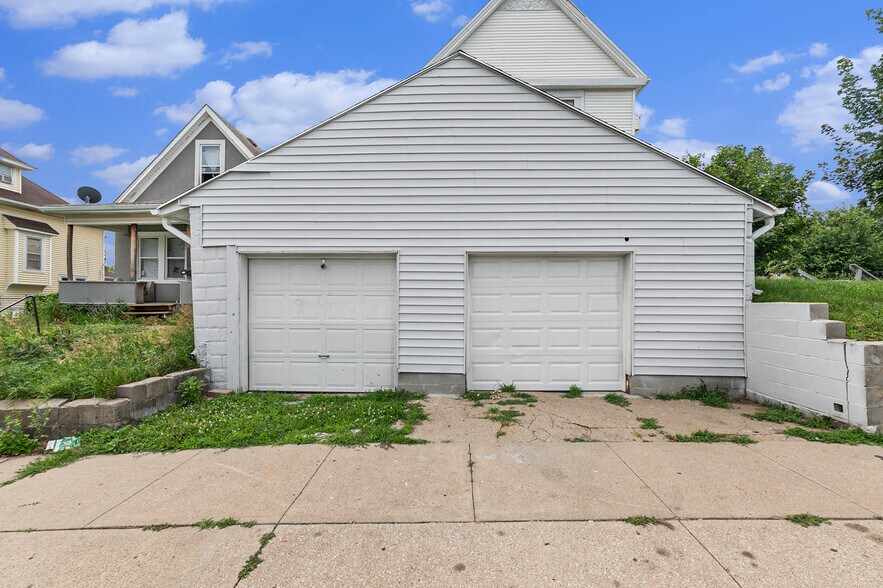 More Photos Of 2501 Poppleton Ave, Omaha Apartments For Sale