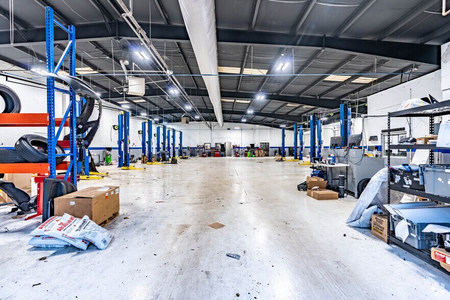 More Photos Of 1809-1811 Gallatin Pike N, Madison Auto Dealership For Lease