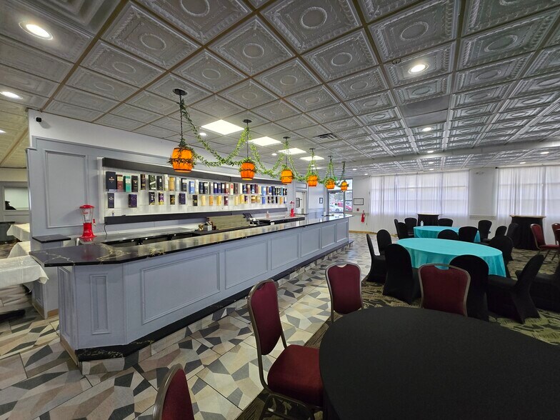 More Photos Of 9445 Park Meadows Dr, Lone Tree Restaurant For Lease