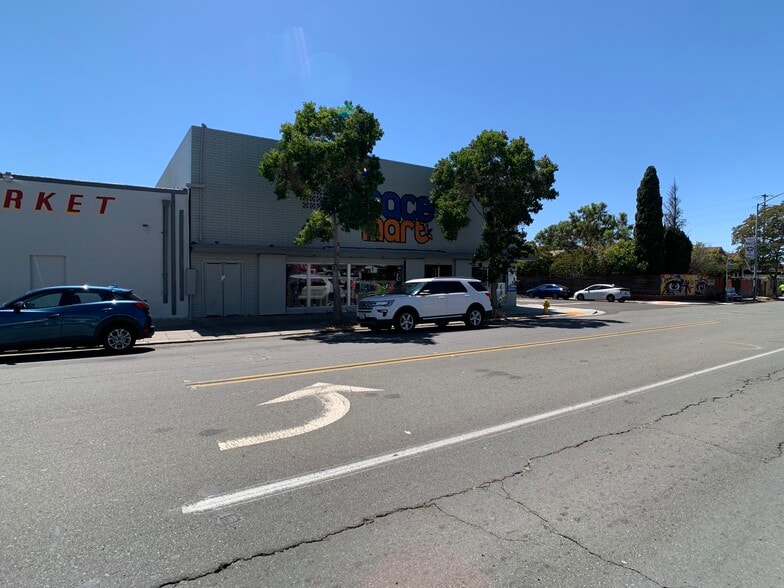 More Photos Of 2751-2771 Imperial Ave, San Diego Storefront For Sale