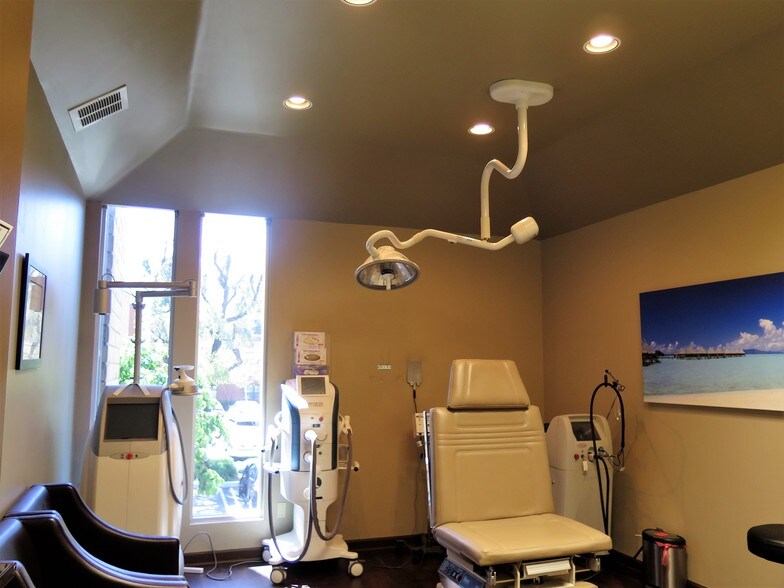 More Photos Of 3475 Torrance Blvd, Torrance Medical For Lease