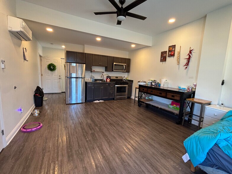 More Photos Of 4804 Whetsel Ave, Cincinnati Storefront Retail Residential For Sale