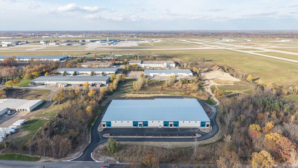 More Photos Of 5725 52nd Street, Grand Rapids Warehouse For Lease