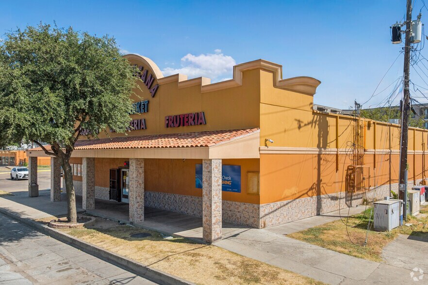 More Photos Of 2420 N Fitzhugh Ave, Dallas Supermarket For Lease