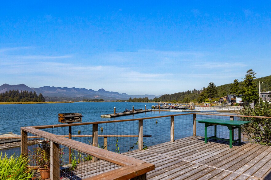 More Photos Of 580 Marine Dr, Wheeler Hotel For Sale