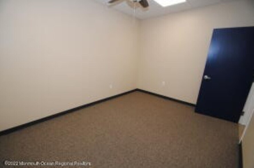 More Photos Of 25 Main St, Toms River Office For Lease