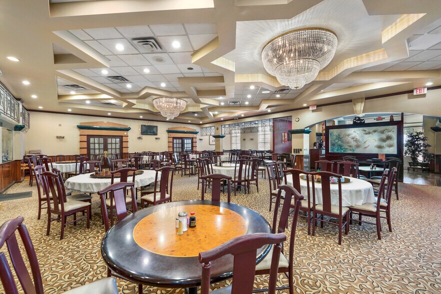 More Photos Of 2529 S 6 Hwy, Houston Restaurant For Sale