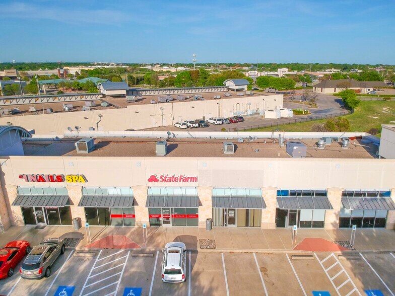More Photos Of 642 Uptown Blvd, Cedar Hill Storefront Retail Office For Lease
