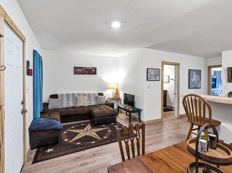 More Photos Of 11201 County Road 203, Plantersville Specialty For Sale