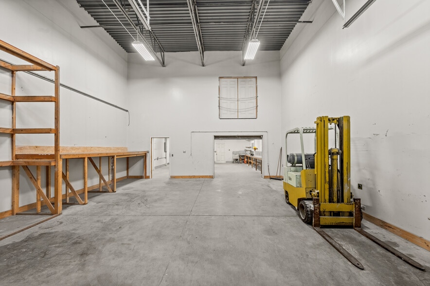 More Photos Of 6708-6732 S Airport Rd, West Jordan Warehouse For Lease