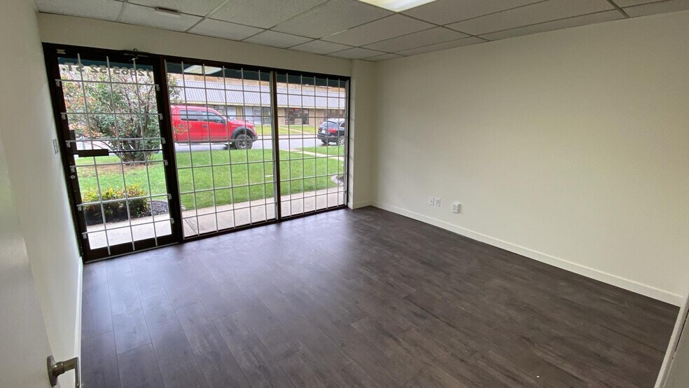 More Photos Of 52 129 Av NW, Edmonton Industrial For Lease