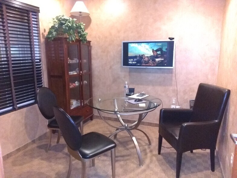 More Photos Of 93 Bridge Plaza Dr, Manalapan Township Healthcare For Lease