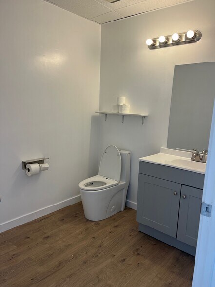 More Photos Of 9286-9290 Madison Ave, Orangevale Loft Creative Space For Lease