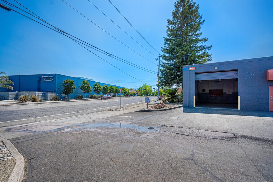 More Photos Of 1841 Piner Rd, Santa Rosa Flex For Lease