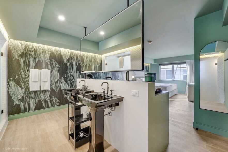 More Photos Of 310 Meridian Ave, Miami Beach Hotel For Sale
