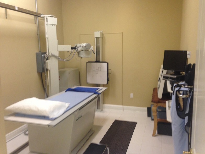 More Photos Of 2053 Fountain Professional Ct, Navarre Medical For Sale