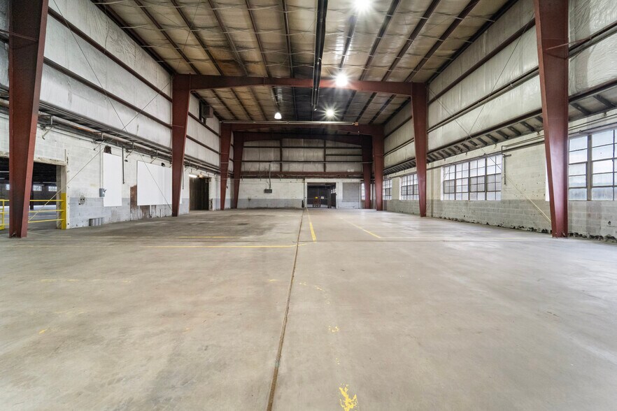 More Photos Of 209 W Main St, Linn Warehouse For Sale