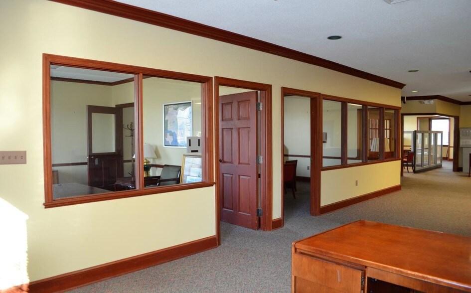 More Photos Of 3201 1st Ave SW, Hickory Bank For Sale