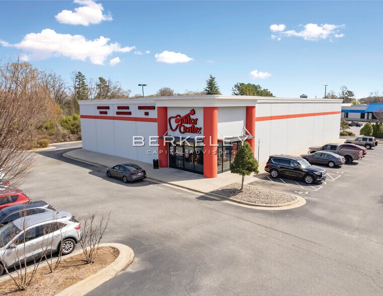 More Photos Of 2221 Vanstory St, Greensboro Freestanding For Sale