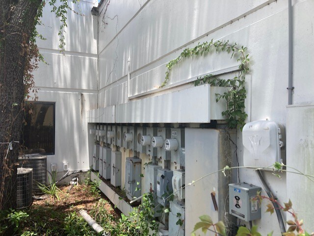 More Photos Of 4612 N 56th St, Tampa Research And Development For Sale