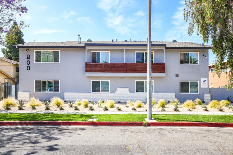 More Photos Of 200 E Wakefield Ave, Anaheim Apartments For Sale