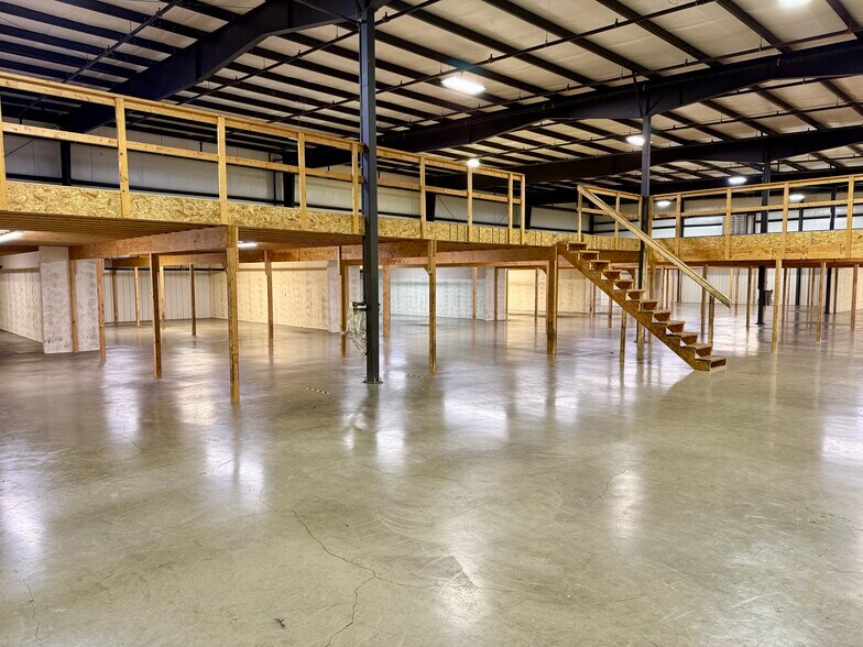 More Photos Of 12045 6300 Rd, Montrose Flex For Lease