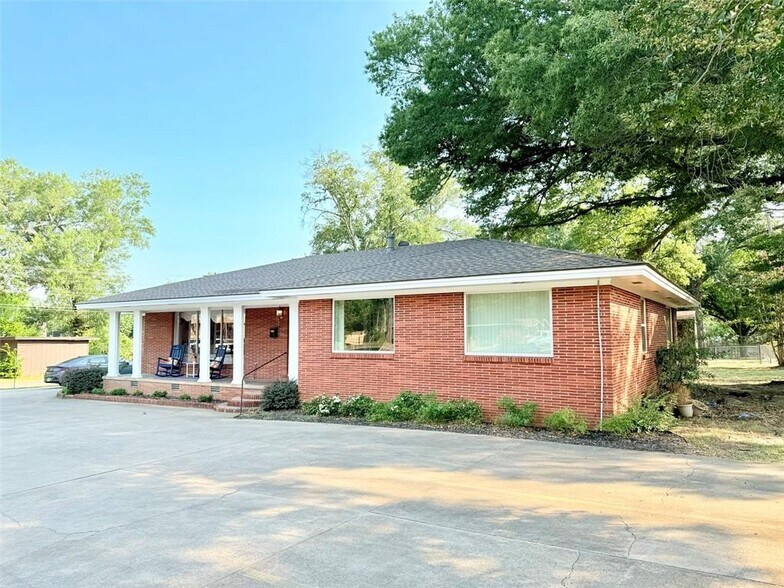 Primary Photo Of 2802 W Main St, Russellville Office For Sale