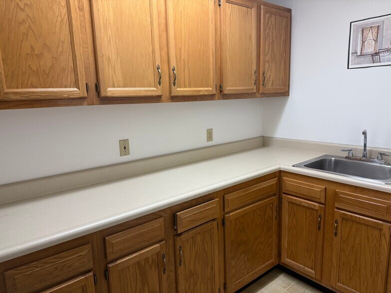 More Photos Of 871 N Hanover St, Pottstown Freestanding For Lease