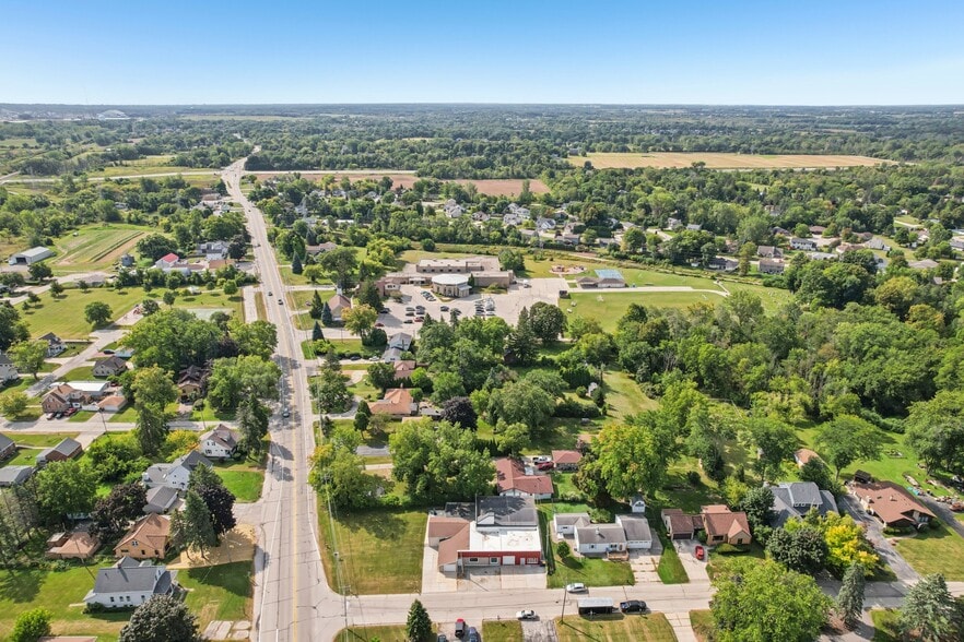 More Photos Of 9205 S Chicago Rd, Oak Creek Auto Repair For Sale