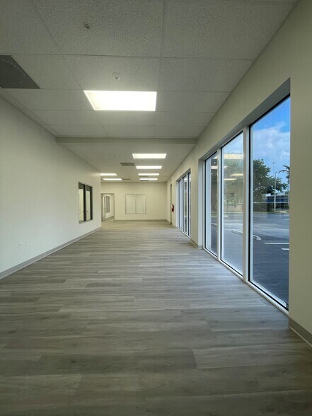 More Photos Of 4350 Oakes Rd, Davie Flex For Lease