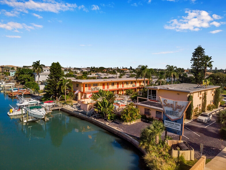 More Photos Of 11240 1st St, Treasure Island Hotel For Sale