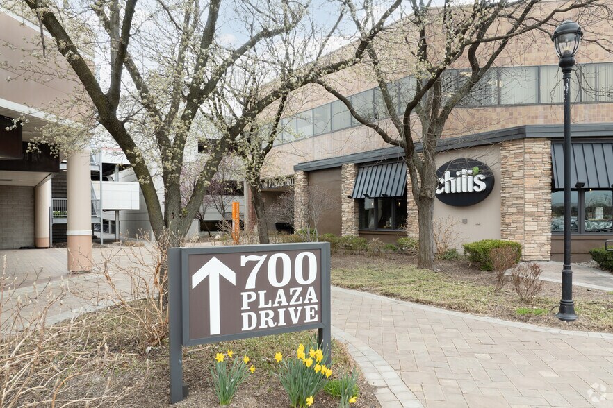 More Photos Of 700 Plaza Dr, Secaucus Storefront Retail Office For Lease