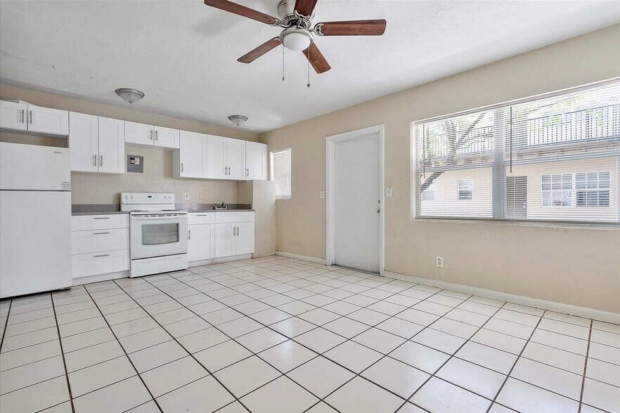 More Photos Of 901-951 NW 8th Ave, Pompano Beach Apartments For Sale