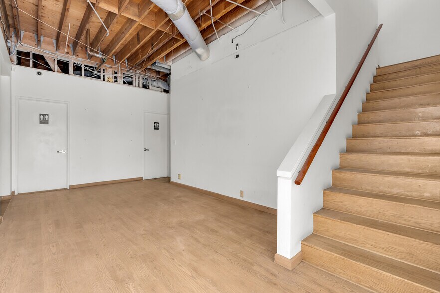 More Photos Of 2951-2953 Lincoln Blvd, Santa Monica Loft Creative Space For Sale
