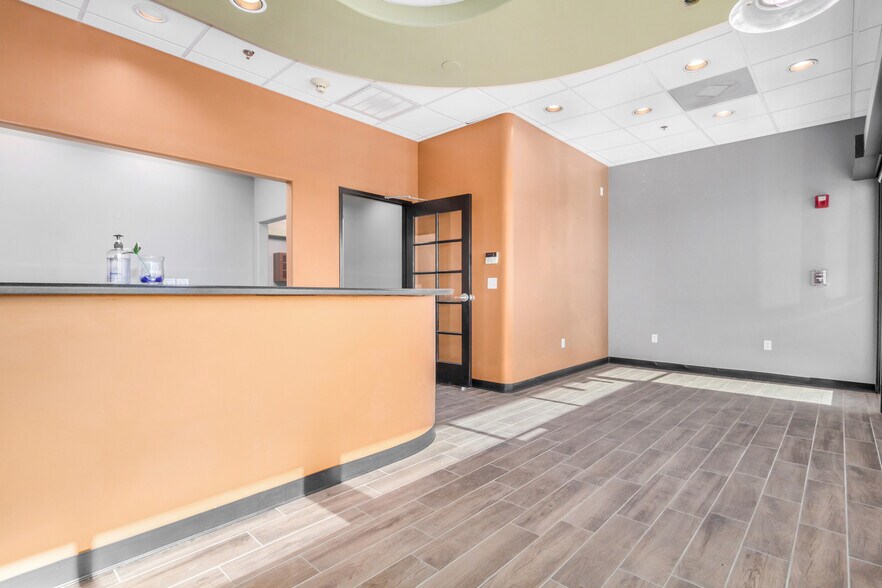 More Photos Of 13575 W Indian School Rd, Litchfield Park Medical For Lease