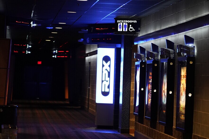 More Photos Of 2401 Jacaman Rd, Laredo Freestanding For Lease