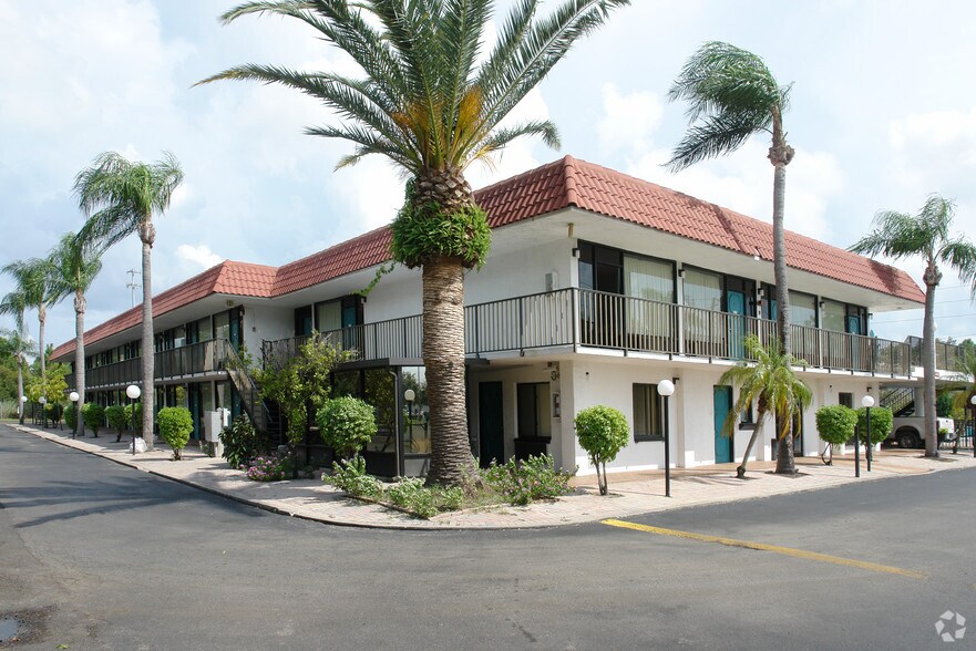 More Photos Of 4400 34th St S, Saint Petersburg Hotel For Sale